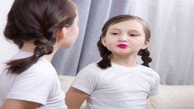 چه چیزی باعث خودشیفتگی کودکان می شود؟